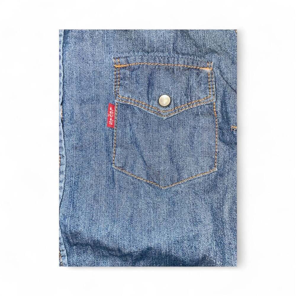 Levi's - Picture 2 of 3